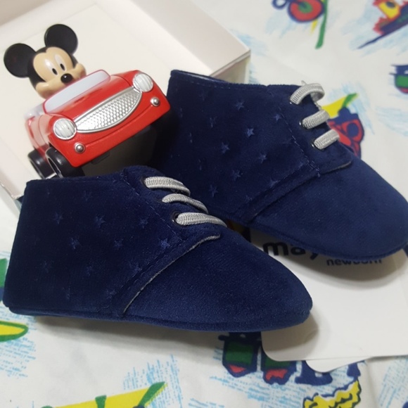 baby shoes. NEW WITH TAGS. - Picture 4 of 7